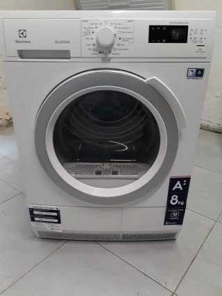 Solo carga frontal Secadora marca Electrolux 8kg D