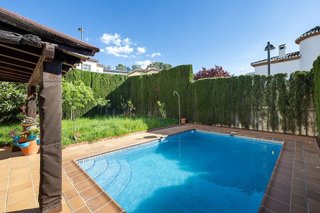 Chalet en venta en Zubia (La)