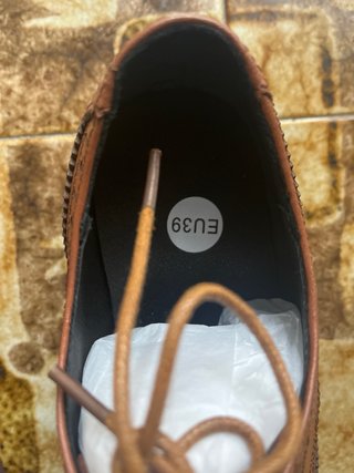 Zapatos de vestir marrones sin estrenar