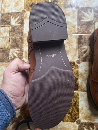 Zapatos de vestir marrones sin estrenar