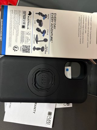 Quad Lock Funda iPhone 16 Plus + Soporte Moto usbc