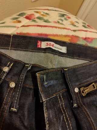 Pantalón vaquero oscuro