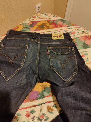 Pantalón vaquero oscuro