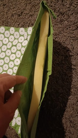 Tappetino e cuscino per agopressione