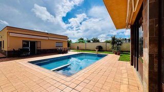 Chalet en venta en La Paz en Alcalá de Guadaira