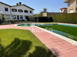 Casa adosada en venta en Haro