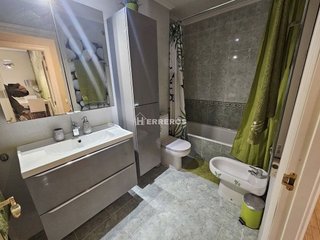 Piso en venta en Portillejo - Valdegastea en Logroño