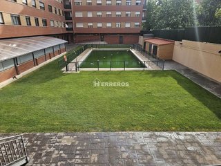 Piso en venta en Portillejo - Valdegastea en Logroño