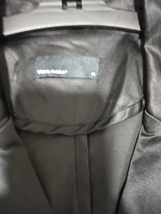 Chaqueta Vero Moda raso negra T.40