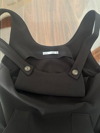 Pichi / Vestido Corto Negro Minimalista