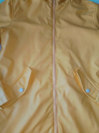 Chubasquero amarillo talla 7-8 años