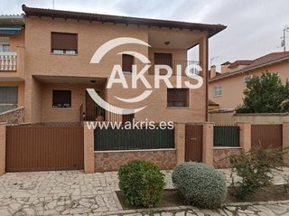 Chalet en venta en Colmenar de Oreja