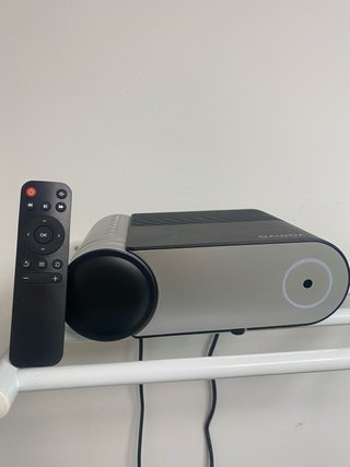 Proyector Vamvo portátil LED HD con mando
