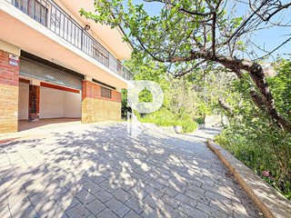 Chalet en venta en Vallirana