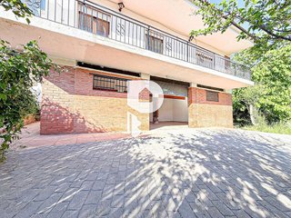 Chalet en venta en Vallirana