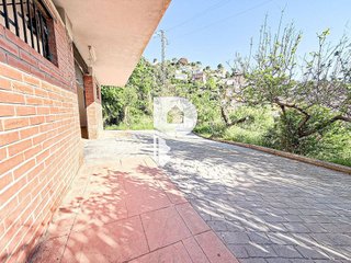 Chalet en venta en Vallirana