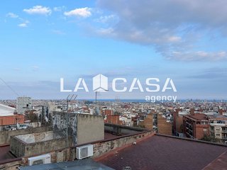 Piso en venta en Les Roquetes en Barcelona