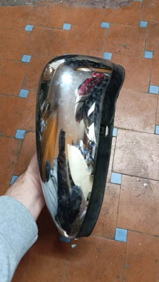 Embellecedor filtro derecho Suzuki Intruder 250