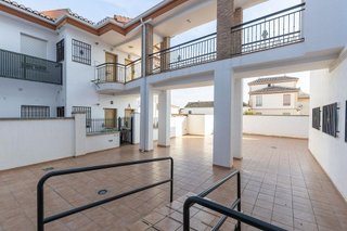 Piso en venta en Zona Ayuntamiento en Alhendín
