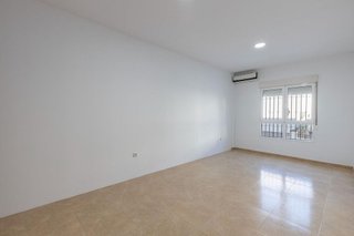 Piso en venta en Zona Ayuntamiento en Alhendín