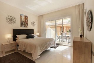 Piso en venta en Los Naranjos - Las Brisas en Marbella