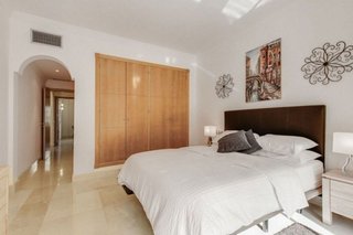 Piso en venta en Los Naranjos - Las Brisas en Marbella