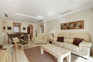 Piso en venta en Los Naranjos - Las Brisas en Marbella