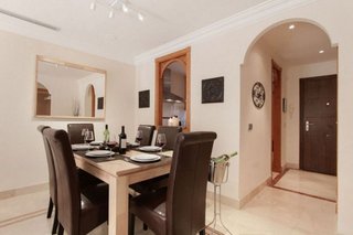 Piso en venta en Los Naranjos - Las Brisas en Marbella