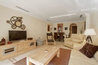 Piso en venta en Los Naranjos - Las Brisas en Marbella