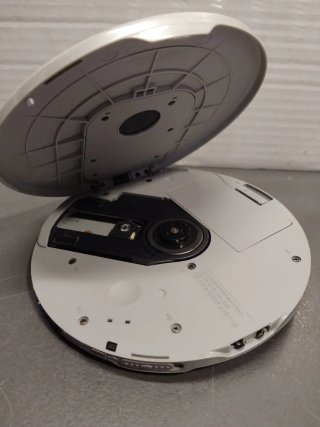 Sony CD Walkman D-NF700 Atrac3plus MP3
