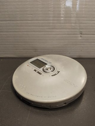 Sony CD Walkman D-NF700 Atrac3plus MP3
