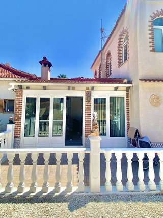 Chalet en venta en La Siesta - El Salado - Torreta en Torrevieja
