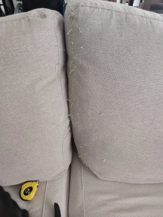 Urge vender!! Rebajado a 150  Sofá 2 plazas beige