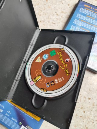 DVDs Los Simpson y Futurama