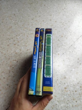 DVDs Los Simpson y Futurama