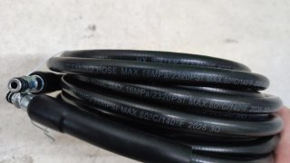 Manguera negra