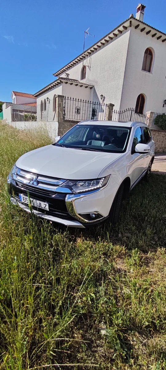 Mitsubishi Outlander 2016 - foto 1