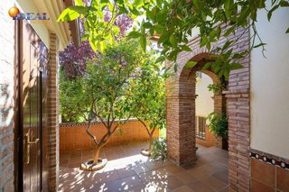 Chalet en venta en Zubia (La)