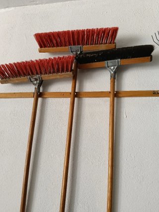 Set de 3 escobas grandes