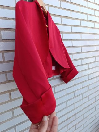 Chaquetita corta roja cropped
