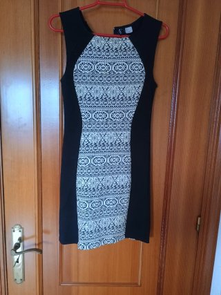 Vestido efecto cuerpo reloj de arena ,negro.