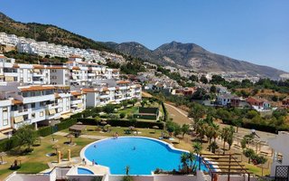 Ático en venta en Zona el Higuerón en Benalmádena
