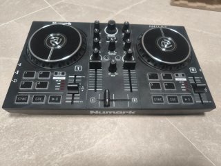 Numark Party Mix DJ Controller