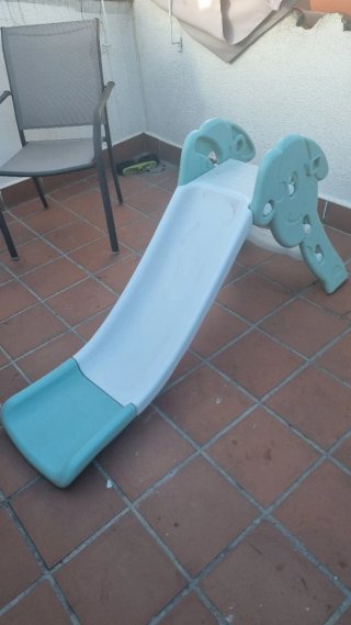 Mini parque infantil verde