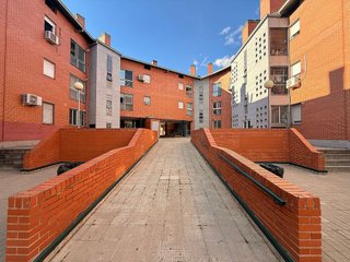 Piso en venta en Almendrales en Madrid