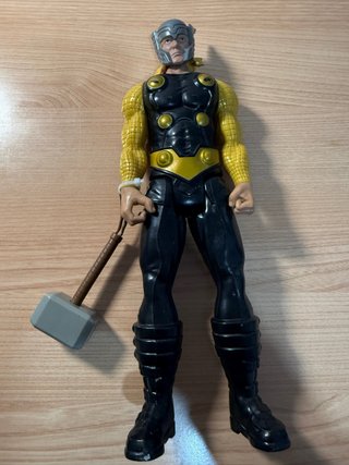 Muñeco Thor Marvel 30cm Los Vengadores