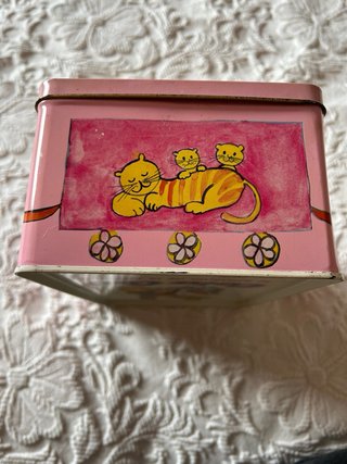 Caja metálica Cola Cao gatitos