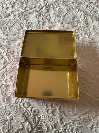 Caja metálica Cola Cao gatitos