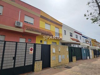 Casa adosada en venta en Espartinas