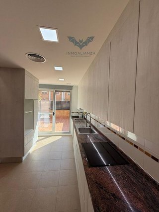 Casa adosada en venta en Picanya